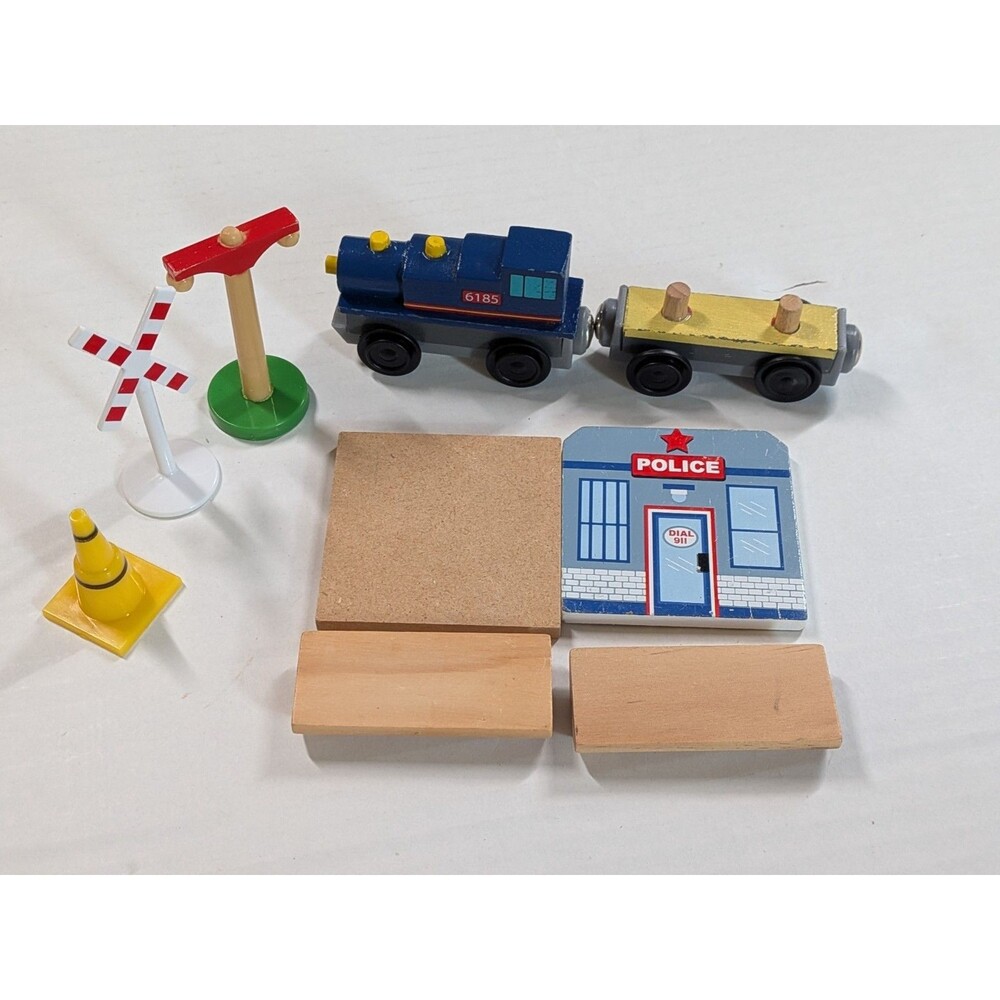 Wooden Magnetic Train, Car, Buildings And Signage Kid Kraft And Others
